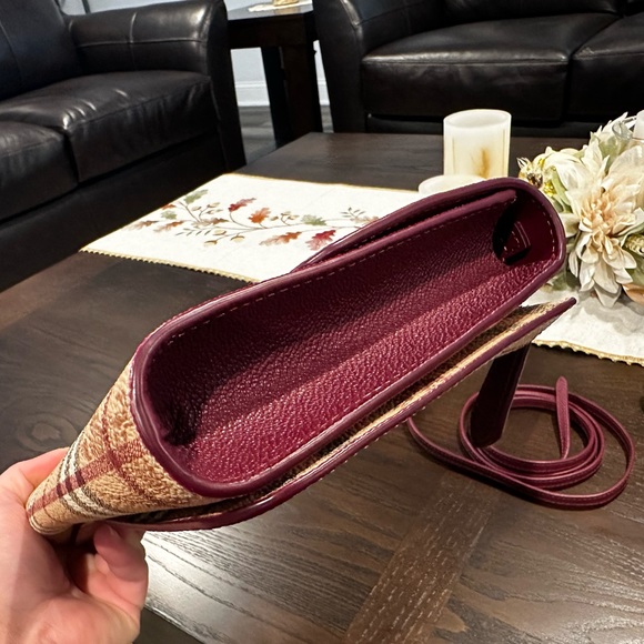 💯 Authentic Burberry Haymarket Check Loxely Crossbody Bag in Dark Plum Color - Picture 9 of 15